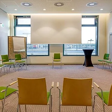 Intercityhotel Berlin Airport Ber Terminal 1 & 2 Шёнефельд