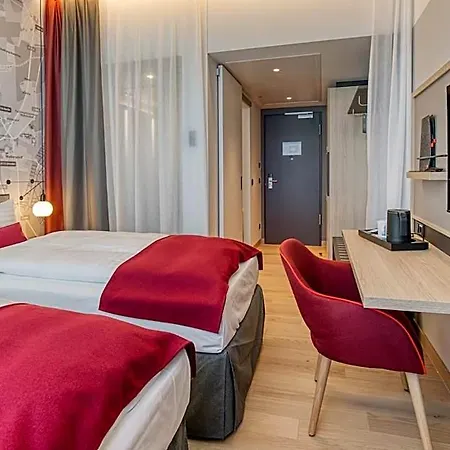 Intercityhotel Berlin Airport Ber Terminal 1 & 2 Отель Шёнефельд